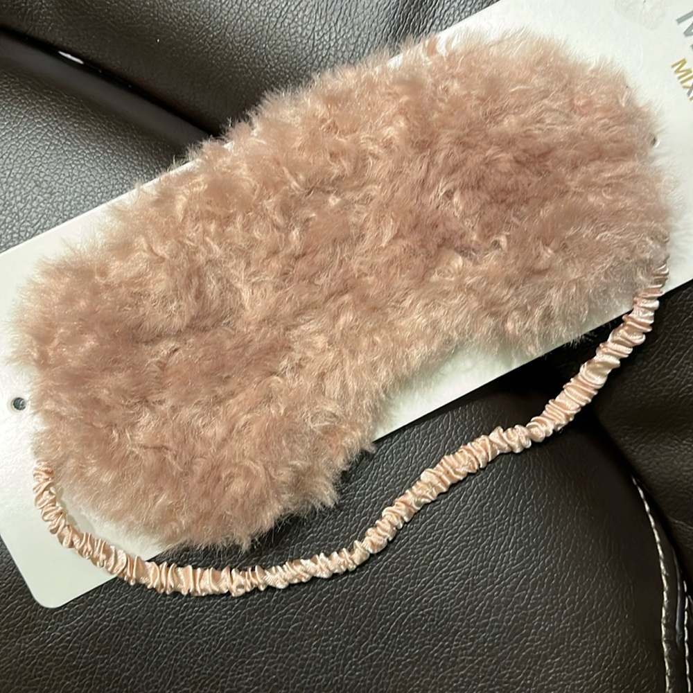 NWT Mixit Faux Fur Eye Mask, Sleep Mask, pale burgundy/eggplant, pink
